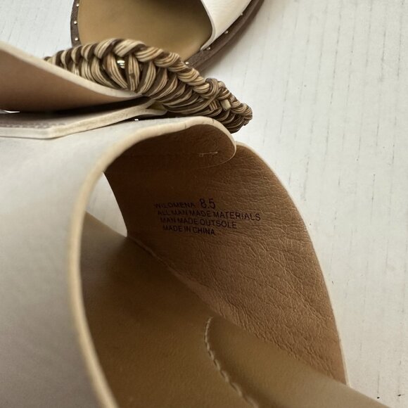 Yellow Box Wilomena Shoes Womens Size 8.5 White Slide Sandals Buckle Stud Detail - Picture 10 of 11